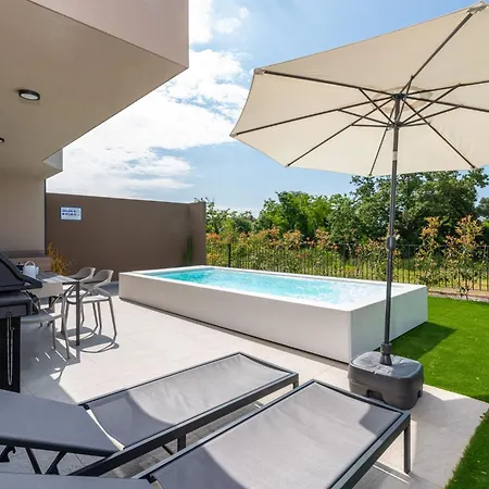 Quercus Village App 12 Mit Privatem Pool By Interhome * Karigador