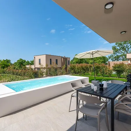 Quercus Village App 12 Mit Privatem Pool By Interhome * Karigador