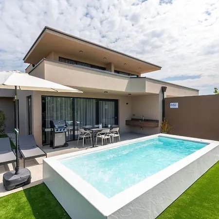 Quercus Village App 12 Mit Privatem Pool By Interhome *